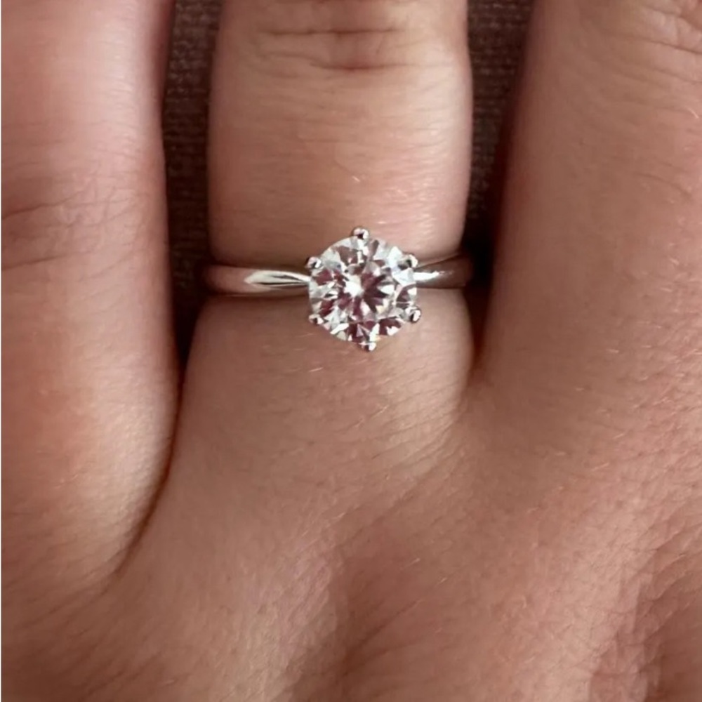 NEW Sterling Silver 1.00ct. tw. Moissanite Round Solitaire Ring size 7 - Picture 5 of 15